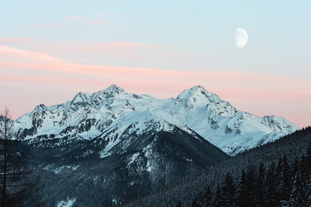 Servicios snowy mountain 1287145.jpg